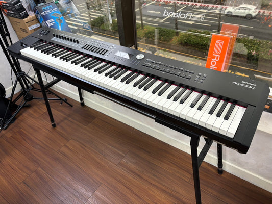 ROLAND RD2000 Stage Piano 展示琴